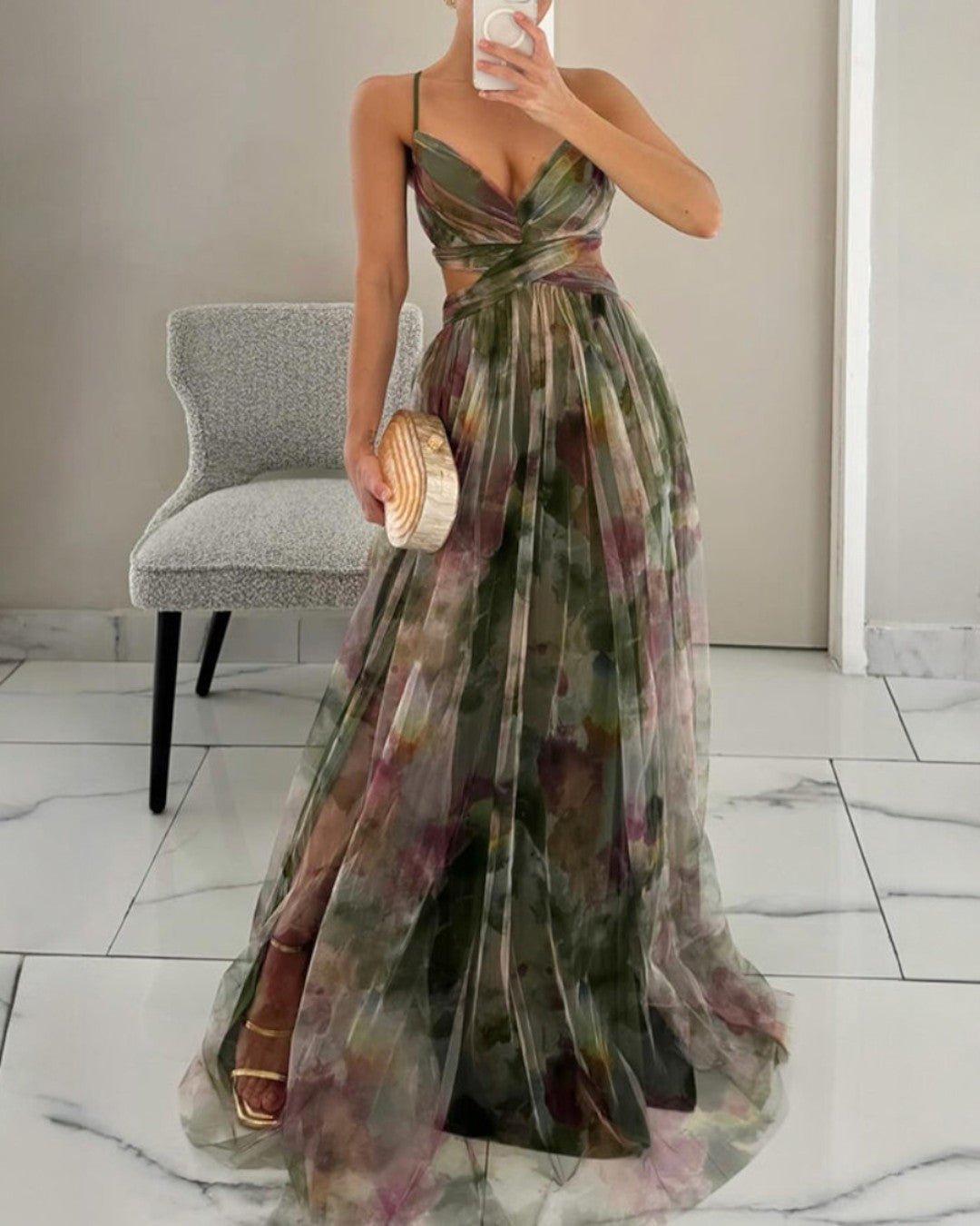 Abito Lungo in Chiffon a Fiori – Vestibilità Slanciata