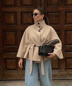Poncho Leggero Beige Tipo Mantella per la Primavera