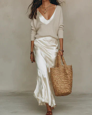 Completo Midi Satinato con Maglione in Maglia Elegante