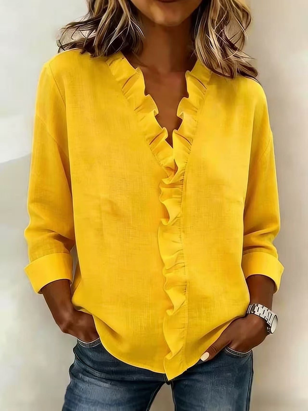 Blusa Elegante Con Scollo a V e Volant Delicati