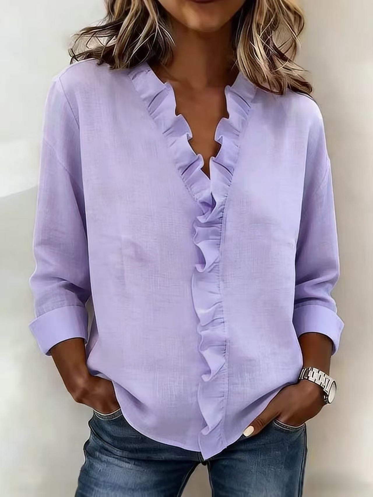 Blusa Elegante Con Scollo a V e Volant Delicati