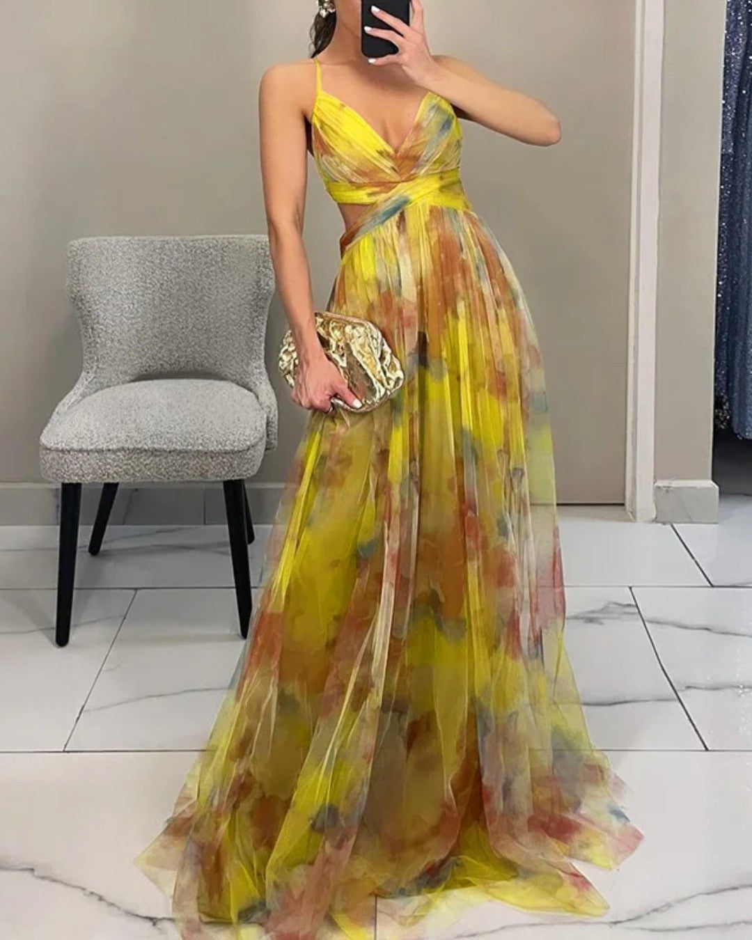 Abito Lungo in Chiffon a Fiori – Vestibilità Slanciata