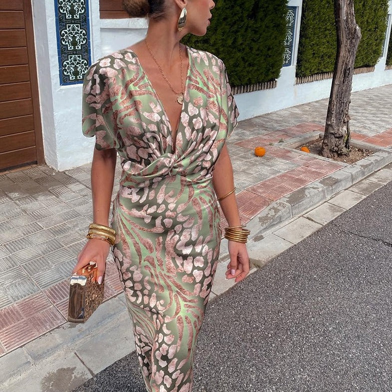 Vestido De Verano Elegante Con Corte Fluido