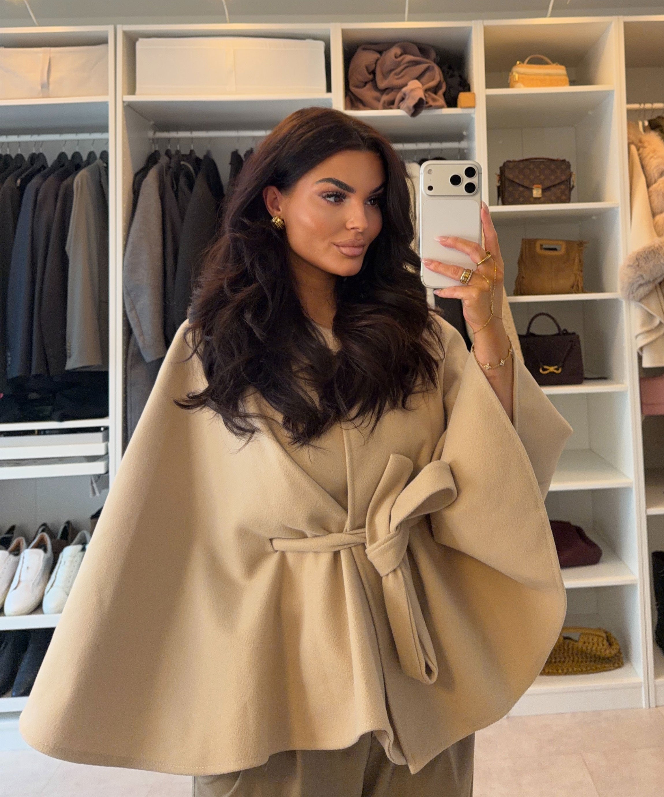 Poncho Leggero Beige Tipo Mantella per la Primavera