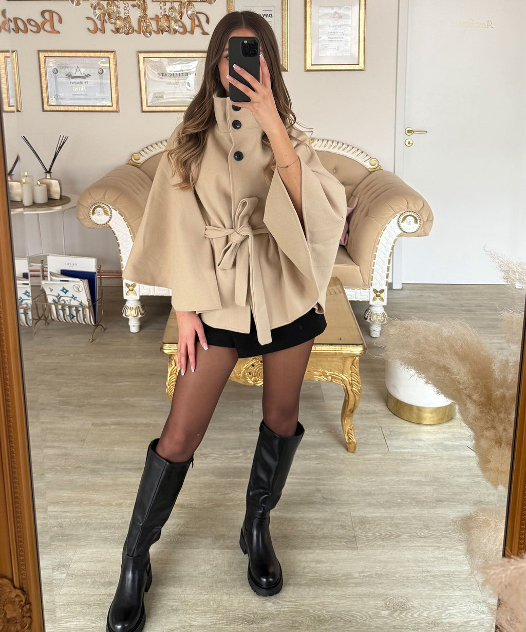 Poncho Leggero Beige Tipo Mantella per la Primavera