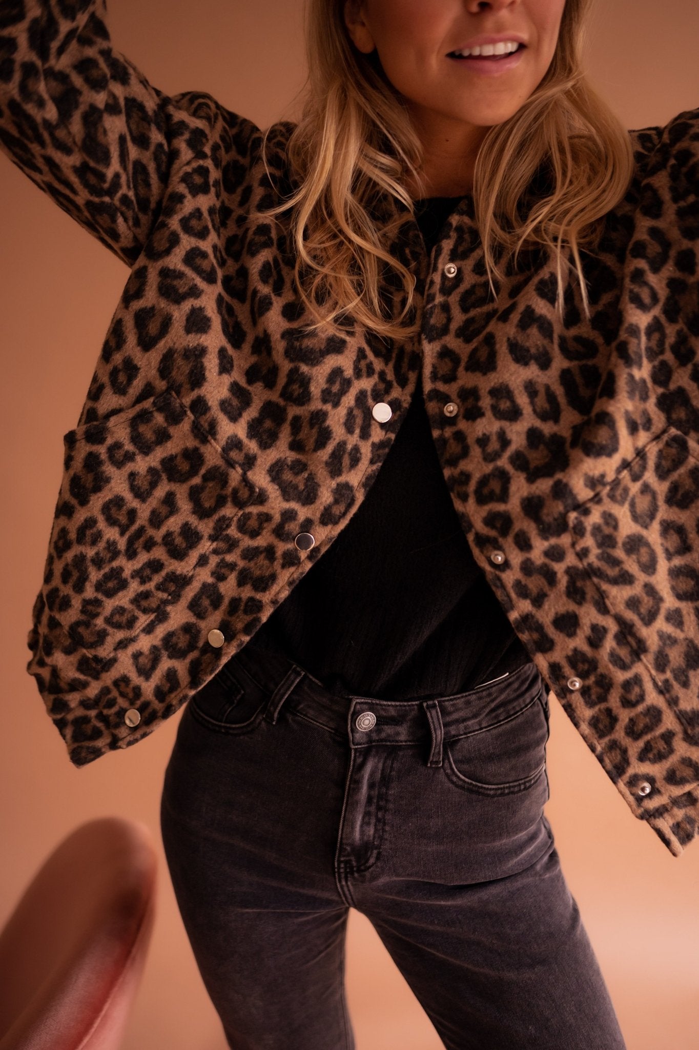 Chaqueta Corta con Estampado de Leopardo Mujer